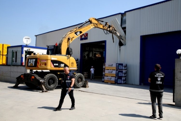 Bursa Nil&uuml;fer'de imara aykırı yapılar yıkılıyor