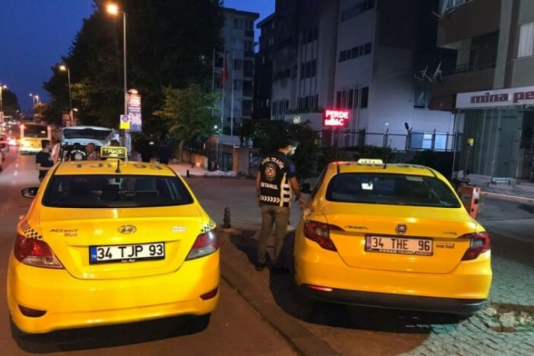 İstanbul'da ruhsatsız taksi şof&ouml;rlerine para cezası! Ara&ccedil;lar trafikten men edildi