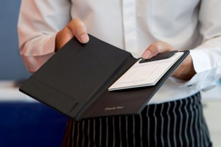 Restoranlarda servis &uuml;creti tartışması
