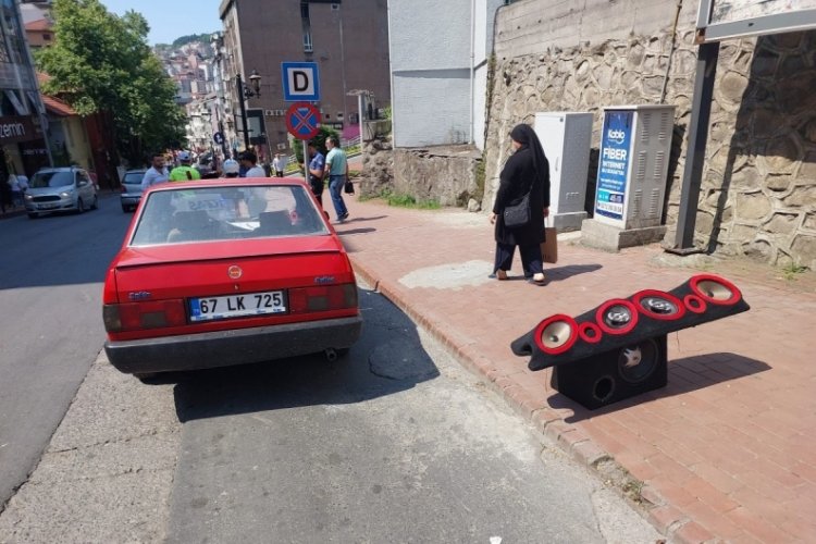 Ekipler ses tesisatını s&ouml;kt&uuml;, ceza yazdı