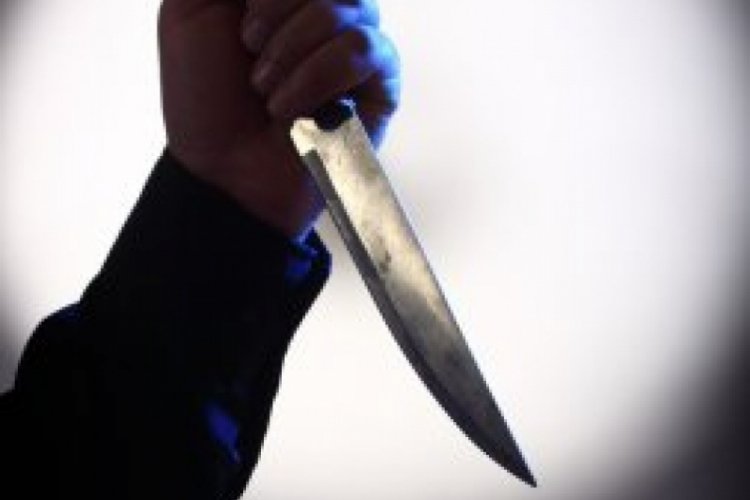 Aralarında husumet bulunan kuzenini bı&ccedil;akladı: O anlar kamerada