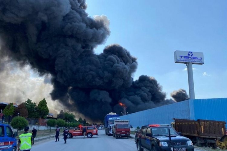 Manisa'da geri d&ouml;n&uuml;ş&uuml;m tesisinde yangın!