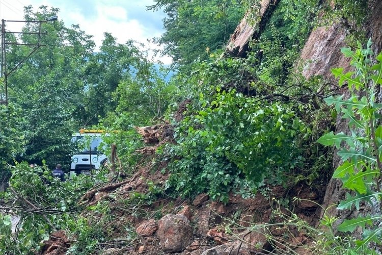 Ordu'da heyelan: 3 il&ccedil;eye ulaşım kapandı