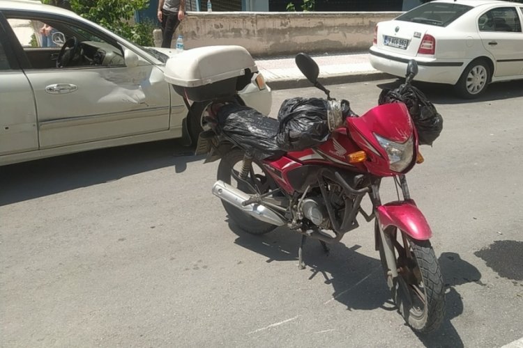 &Ccedil;orum'da otomobil ile motosiklet &ccedil;arpıştı
