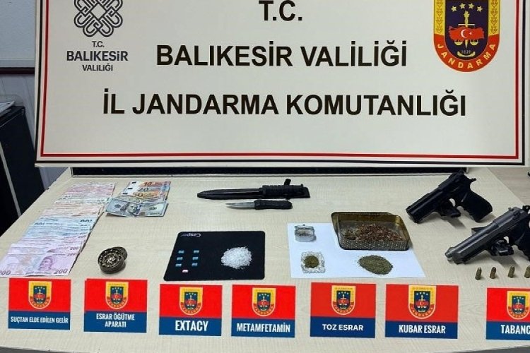 Balıkesir'de uyuşturucu operasyonu: Onlarca g&ouml;zaltı var