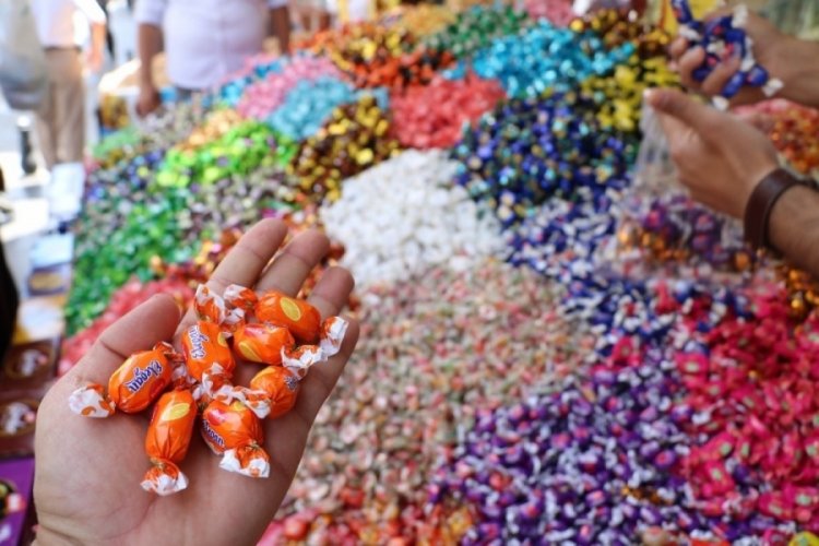 Bursa'da bayram şekeri g&ouml;r&uuml;c&uuml;ye &ccedil;ıktı: Tezgahlarda durum nasıl?