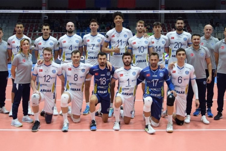 Arkas Spor'dan iki ayrılık