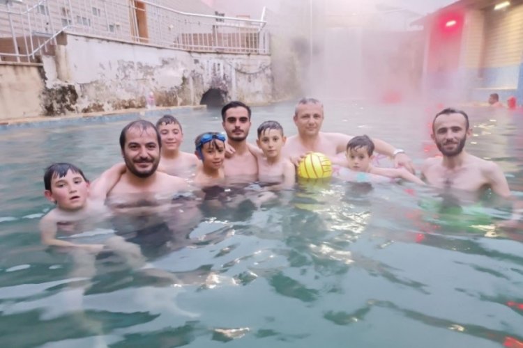 K&ouml;ydeki kaplıcaya ilgi