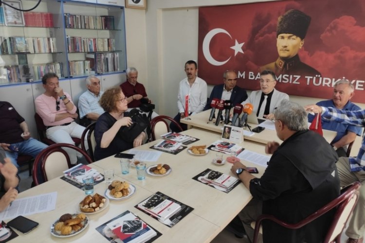 Atat&uuml;rk&ccedil;&uuml; D&uuml;ş&uuml;nce Derneği Bursa: Demokrasi sadece se&ccedil;im değildir