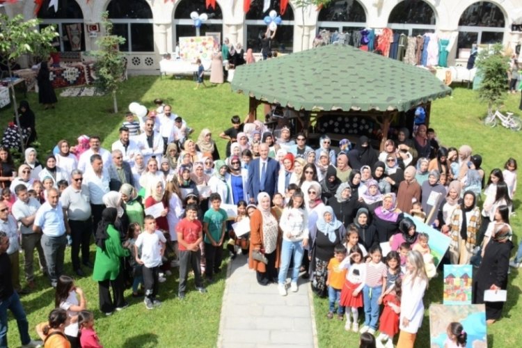 Van'da Yılsonu Sergi ve Sertifika' t&ouml;reni