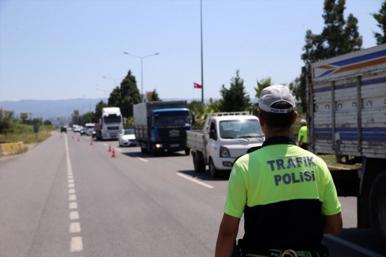 Turizm kentlerinin ge&ccedil;iş g&uuml;zergahı Aydın'da trafik denetimi artırıldı