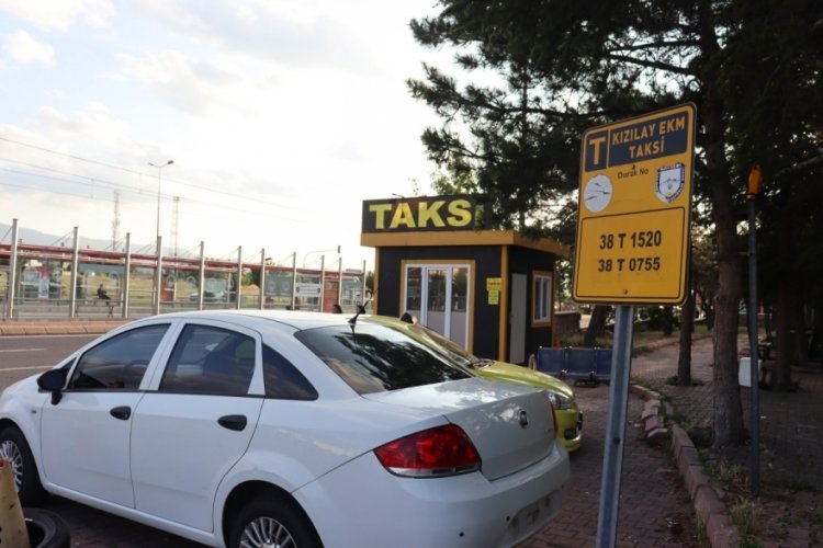 Kayseri'de taksicilerin kavgasında kan aktı: 1 &ouml;l&uuml;