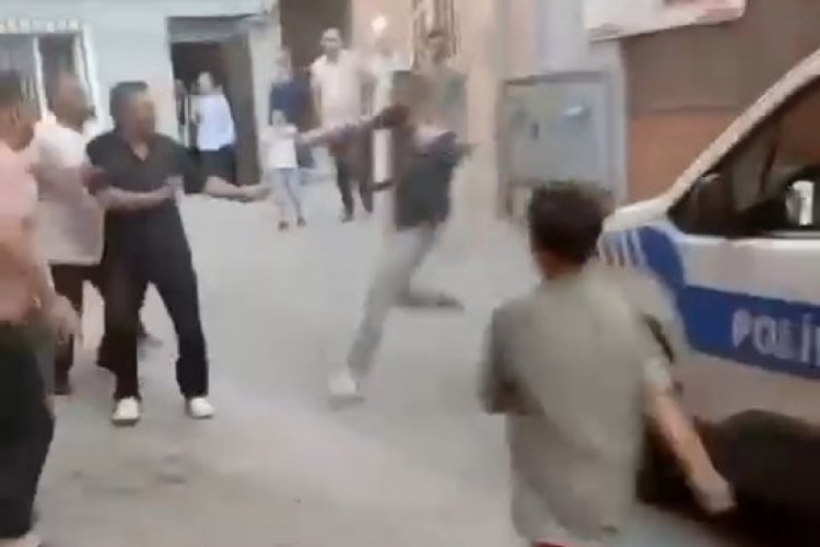 Bursa'da 2 aile taş ve sopalarla birbirine girdi