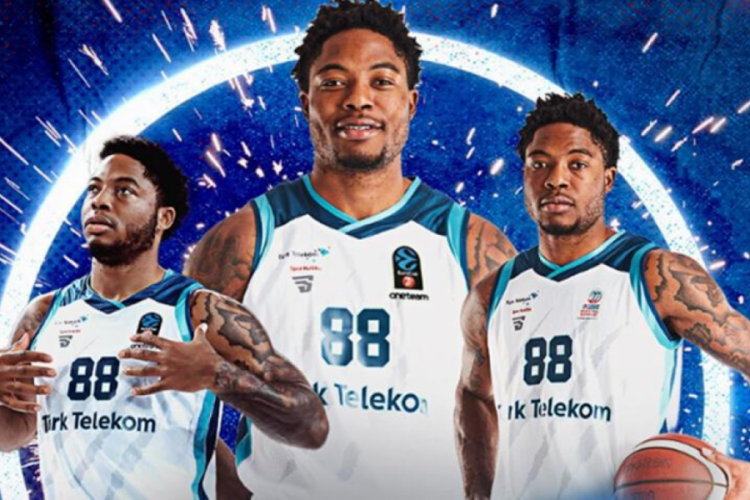 Tyrique Jones, Anadolu Efes'te