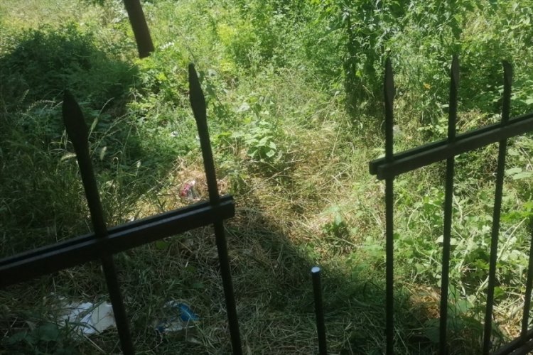 Samsun'da kolu bah&ccedil;enin demir korkuluğuna saplanan &ccedil;ocuk hastaneye kaldırıldı