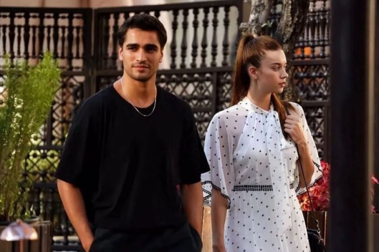 Afra Sara&ccedil;oğlu ile Mert Ramazan Demir aşkı belgelendi