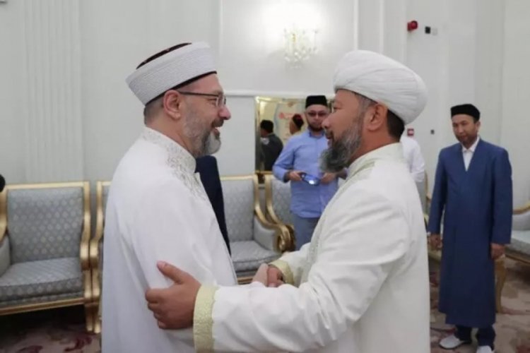 Ali Erbaş: Hacdaki g&uuml;zel hatıralarınızı &ccedil;ocuklarınıza intikal ettirin