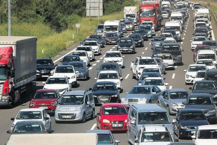 Tatil başlamadan trafik işkencesi!