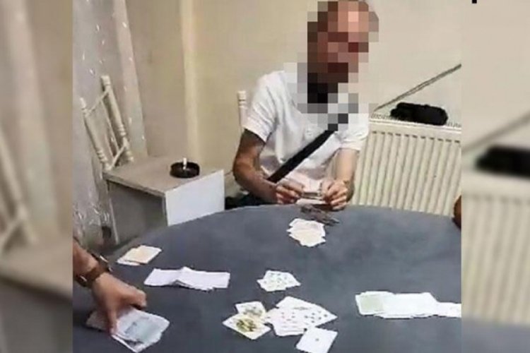 Kumar baskınında yakalandı! Masadaki paralara 'kurban parası' dedi