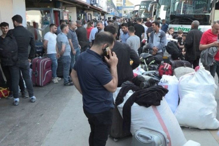 Otogarda bayram tatili yoğunluğu s&uuml;r&uuml;yor