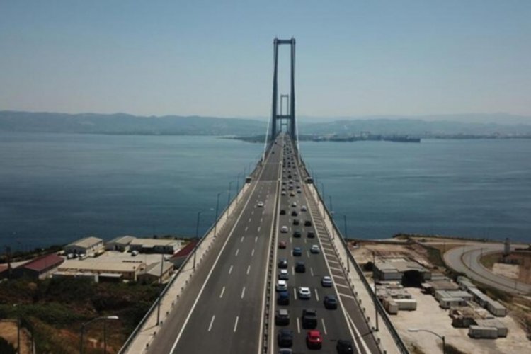 Bayram &ouml;ncesi rekor &uuml;st&uuml;ne rekor! Ulaşım hatlarında dikkat &ccedil;eken hareketlilik