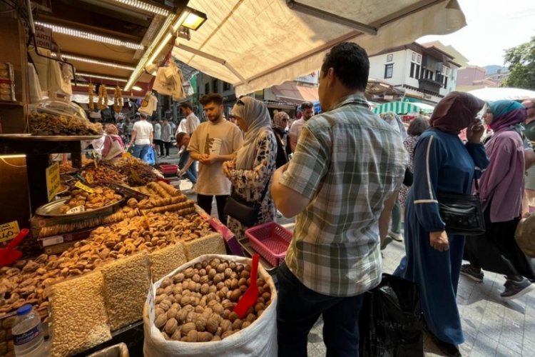 Bursa Kapalı &Ccedil;arşı'da bayram hareketliliği