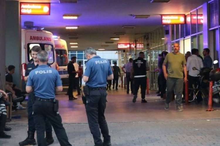 AVM'de konser &ouml;ncesi bı&ccedil;aklı 'sıra' kavgası! 1 &ouml;l&uuml;, 2 yaralı