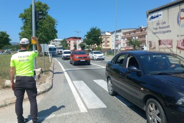 Tatil d&ouml;nemlerinde &uuml;cretli otoyollar yetersiz kalmaya başladı!