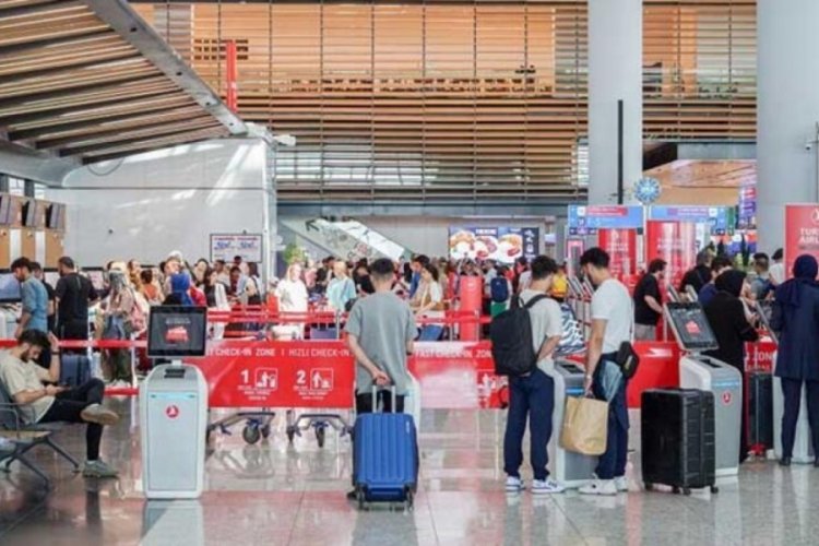 İstanbul Havalimanı'nda g&uuml;nl&uuml;k yolcu sayısında rekor!