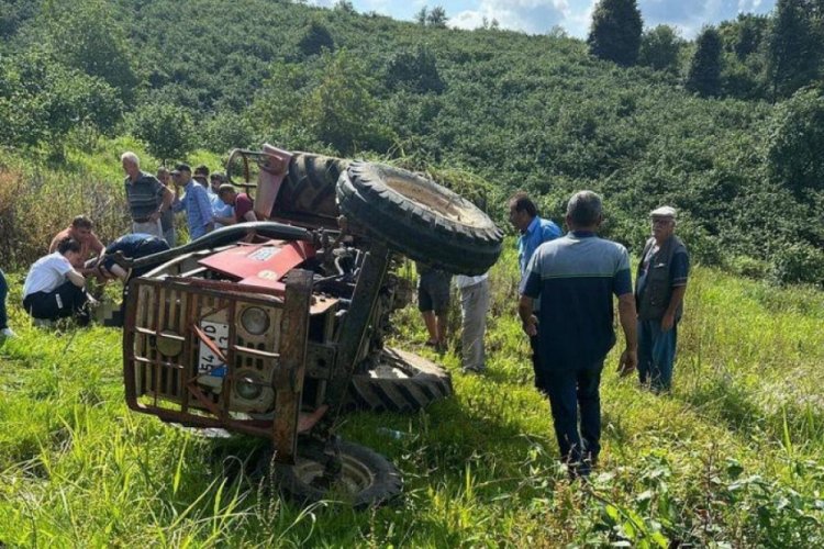 Sakarya'da trakt&ouml;r&uuml;n altında kalan gen&ccedil; &ouml;ld&uuml;