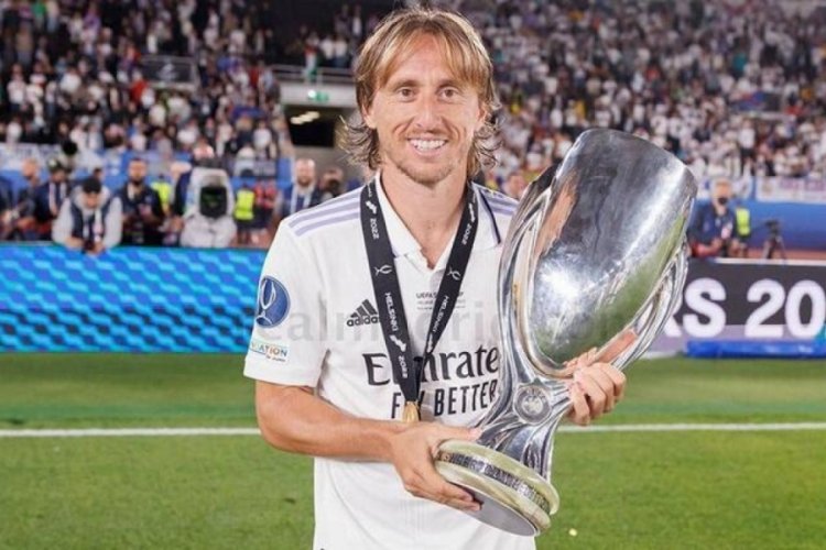 Real Madrid, Luka Modric ile s&ouml;zleşmesini uzattı