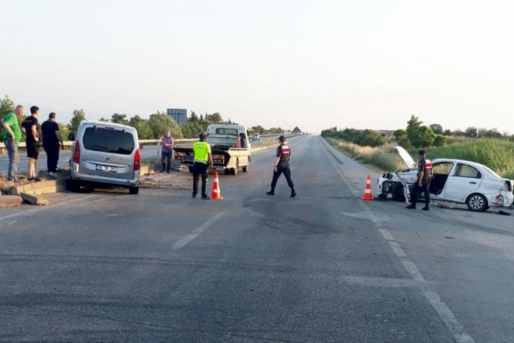 Bursa'da iki ara&ccedil; birbirine girdi: 7 yaralı