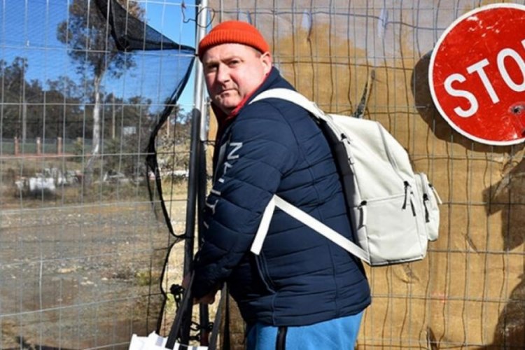 Avustralya'da Rus b&uuml;y&uuml;kel&ccedil;iliğinin parlamentonun yakınına taşınma isteği reddedildi