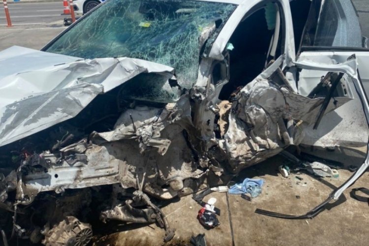 Niğde'de otomobil bariyere &ccedil;arptı! S&uuml;r&uuml;c&uuml; hayatını kaybetti
