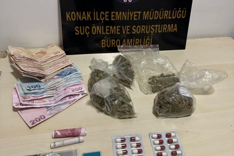 İzmir'de satışa hazır uyuşturucu maddelerle polise yakalandılar