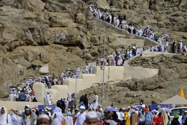 Hacı adaylarının Arafat'a yolculuğu başladı