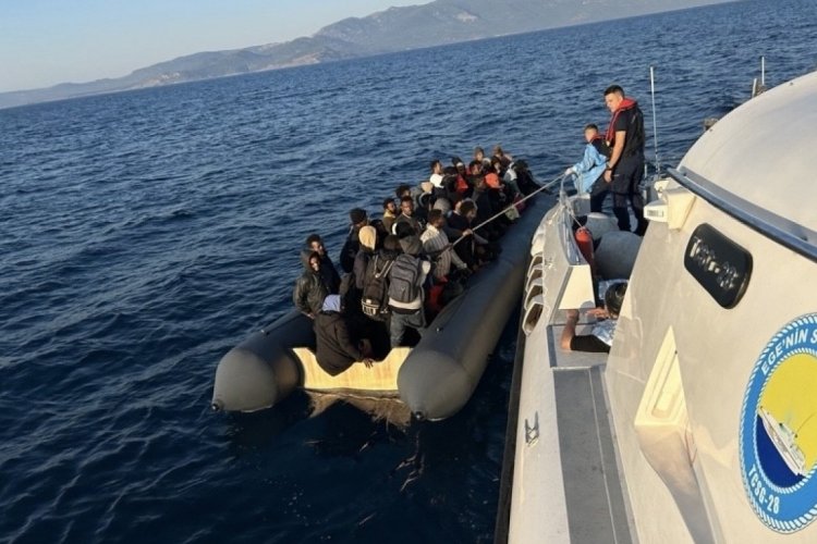 &Ccedil;anakkale Ayvacık a&ccedil;ıklarında 99 g&ouml;&ccedil;men kurtarıldı