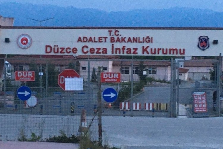 D&uuml;zce'de gıda zehirlenmesi: 15 mahkum hastanelik oldu