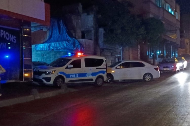 Gaziantep'te kavgaya m&uuml;dahale etmek isteyen polis pompalıyla vuruldu