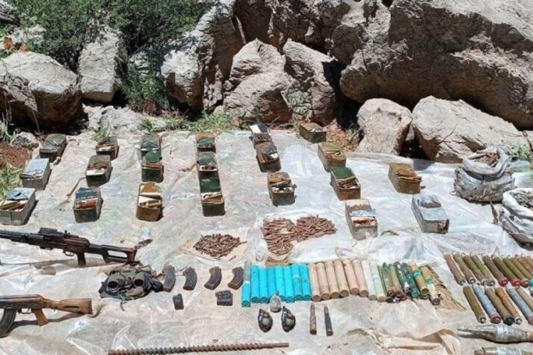 Mehmet&ccedil;ikten ter&ouml;ristlere darbe! &Ccedil;ok sayıda silah ve m&uuml;himmat ele ge&ccedil;irildi