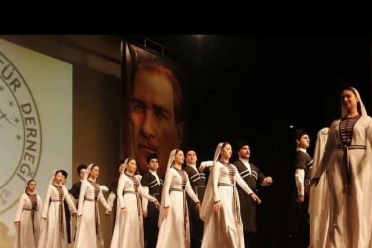 Bursa &Ccedil;erkes K&uuml;lt&uuml;r Derneğinin k&uuml;lt&uuml;r sanat etkinliğine b&uuml;y&uuml;k ilgi