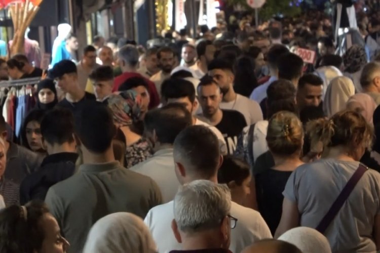 Bursalı vatandaşlar gece saatlerinde alışveriş yaptı