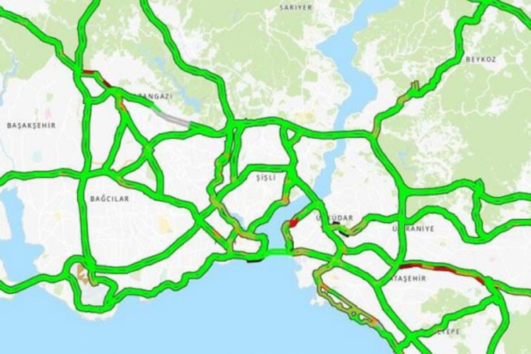 İstanbul'da Kurban Bayramı'nın ilk g&uuml;n&uuml;nde yollar boş kaldı