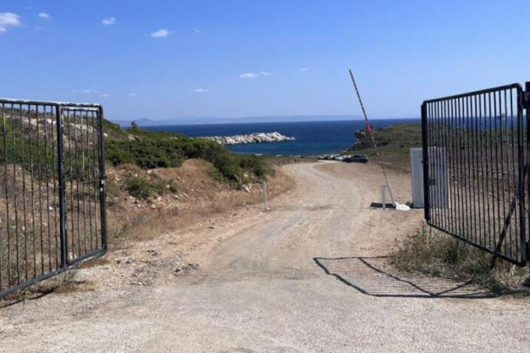 Bozcaada'da Akvaryum Koyu'na giriş &uuml;creti krizi!
