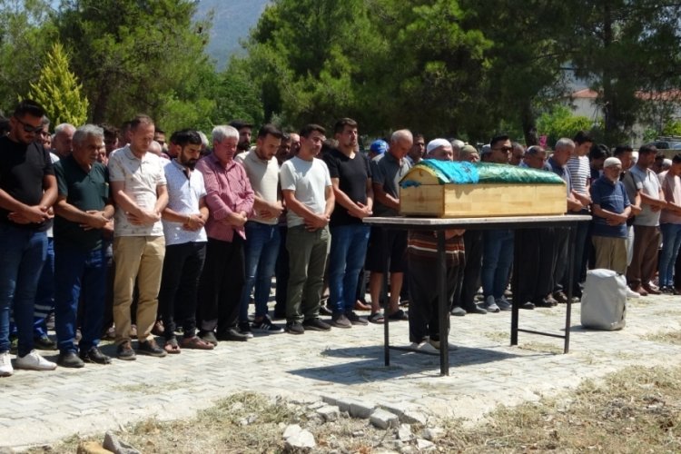 Sal&ccedil;a kaynatılan kazana d&uuml;şen &Ouml;yk&uuml; bebek son yolculuğuna uğurlandı