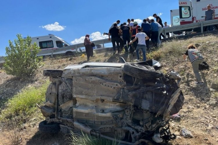 Malatya'da otomobil şarampole u&ccedil;tu! Yaralılar var