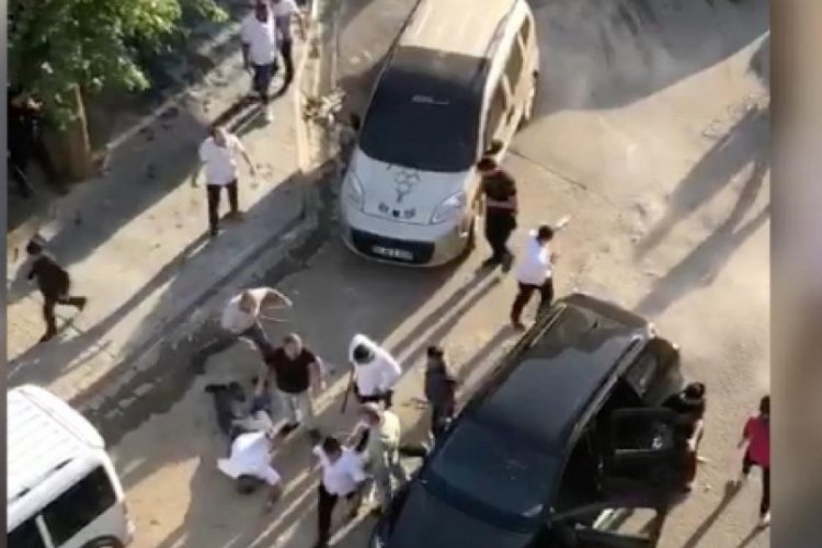 Şırnak'ta bayram g&uuml;n&uuml; taşlı, sopalı kavga: Yaralılar var