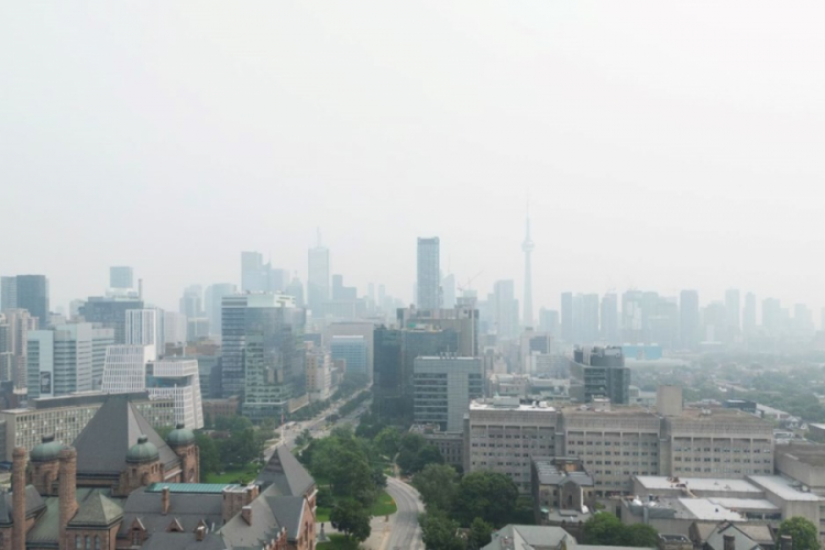 Toronto d&uuml;nyanın havası en kirli şehirleri arasına girdi