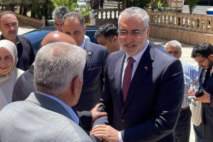 Bakan Işıkhan, Mardin'de partililerle bayramlaştı