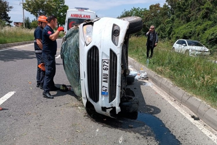 Bolu'da hafif ticari ara&ccedil; yan yattı! 5 kişi yaralandı